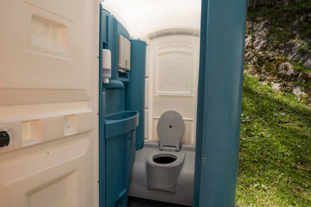 Portable Toilet Options We Offer in Biscayne Park, FL
